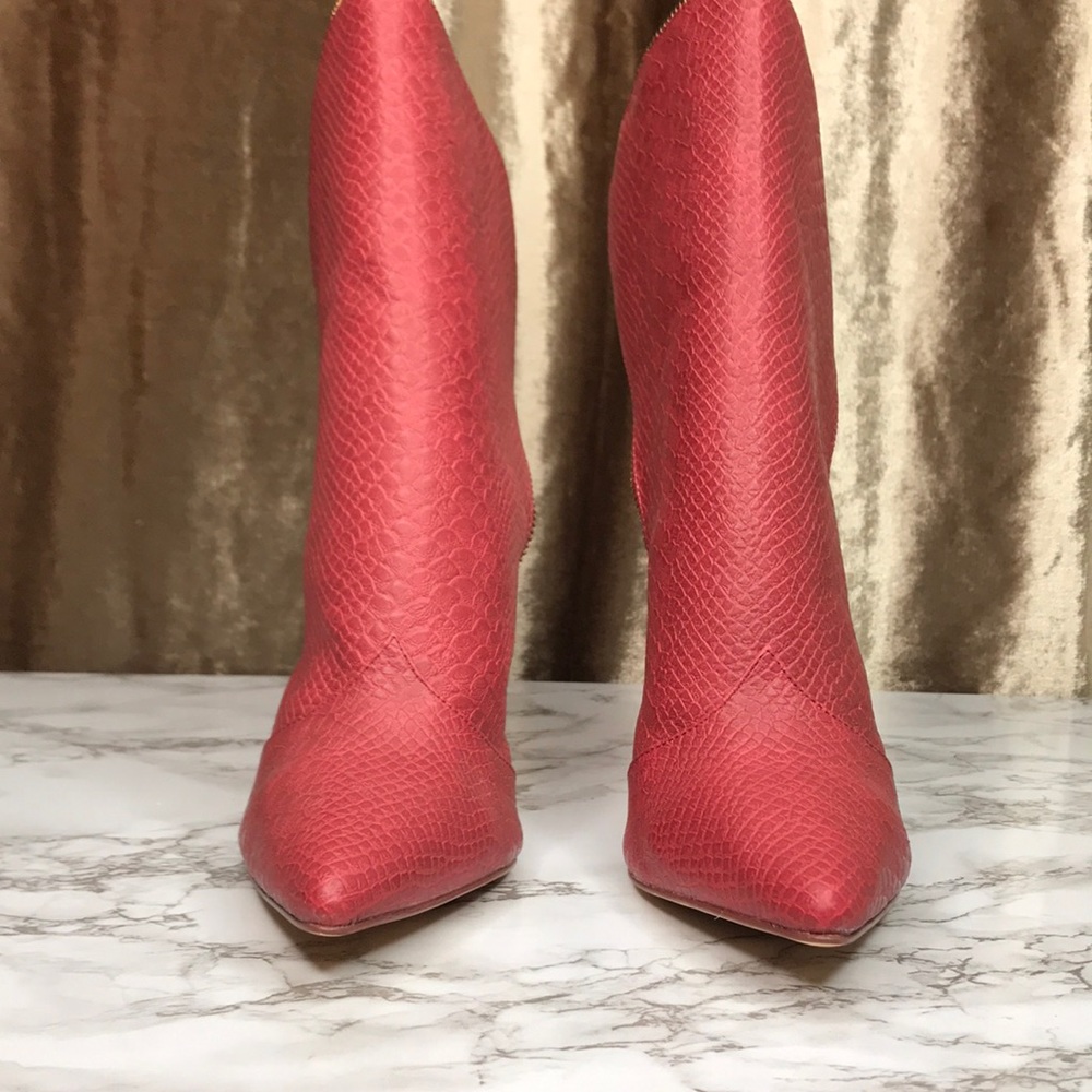 Liliana snakeskin mule stilettos 👠 red maroon size 10